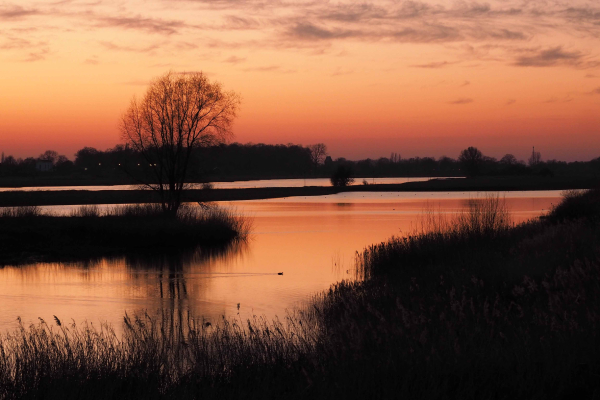 de zon is onder en de lucht wordt nog mooier